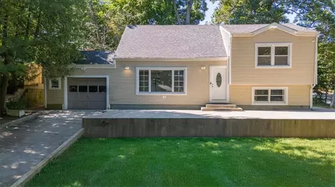 69 Somerset Dr, Yonkers, NY 10710