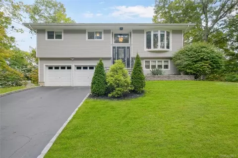 33 Fawn Ridge Dr, Cortlandt, NY 10567