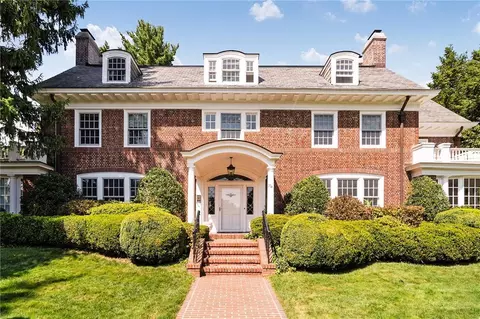 274 Broadview Ave, New Rochelle, NY 10804