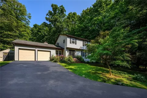 106 Blueberry Ln, Stormville, NY 12582