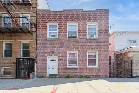 1126 Beach Ave, New York, NY 10472
