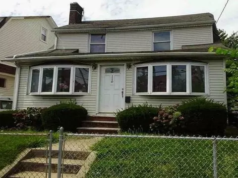 103-24 Farmers Blvd, New York, NY 11433