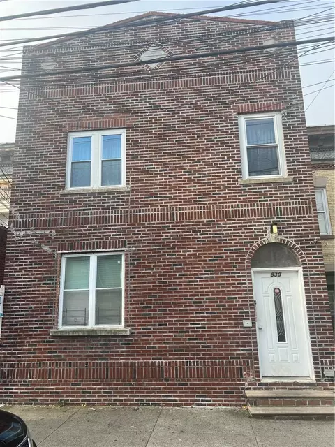830 E 230th St, New York, NY 10466