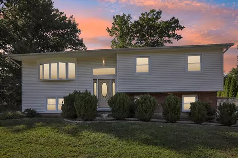 11 Baylor Rd, Clarkstown, NY 10956