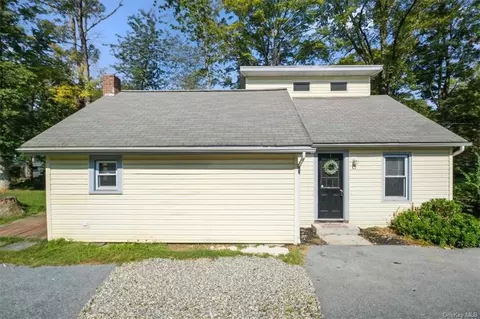 41 Eileen Blvd, Poughkeepsie, NY 12603