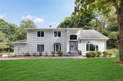 2584 Barry Ct, Yorktown, NY 10598