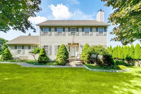 6 Oldfield Ct, Haverstraw, NY 10923