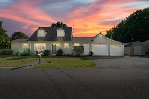 1 Lewis St, Mount Hope, NY 10963