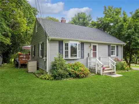 19 Sunny Knolls Dr, La Grange, NY 12603