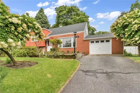15 Boxwood Rd, Yonkers, NY 10710