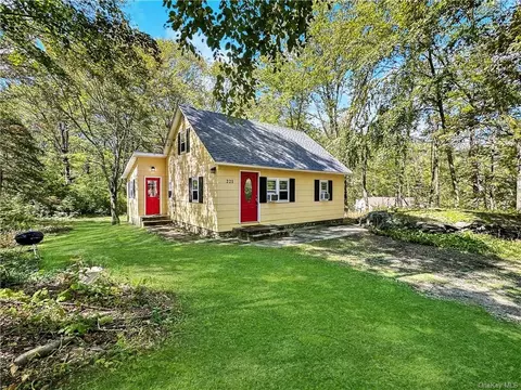 221 N Smith Rd, Union Vale, NY 12540