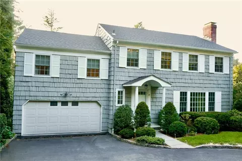 37 Church Ln, Scarsdale, NY 10583