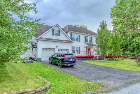 1 Carmella Rd, Lloyd, NY 12528