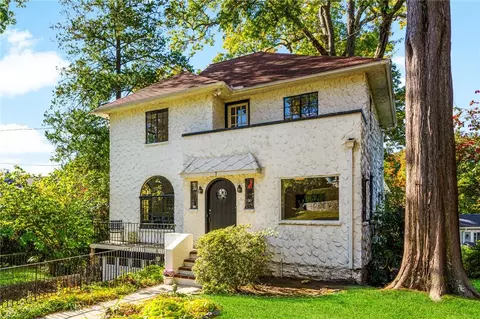 7 Barnum Rd, Larchmont, NY 10538