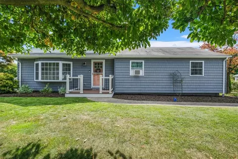 6 Valewood Dr, New Windsor, NY 12553