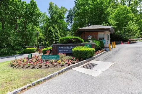 1376 Midland Ave #511, Bronxville, NY 10708