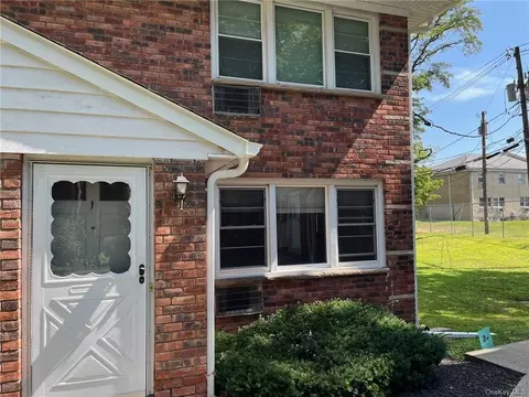 2710 South Rd #C1, Poughkeepsie, NY 12601