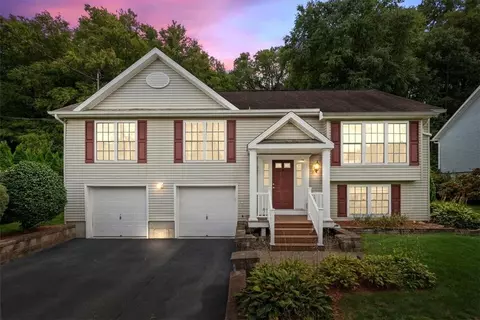 100 Waterbury Pkwy, Cortlandt, NY 10567