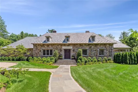 35 Birchall Dr, Scarsdale, NY 10583