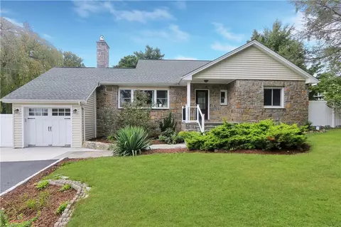 277 W Lovell St, Mahopac, NY 10541