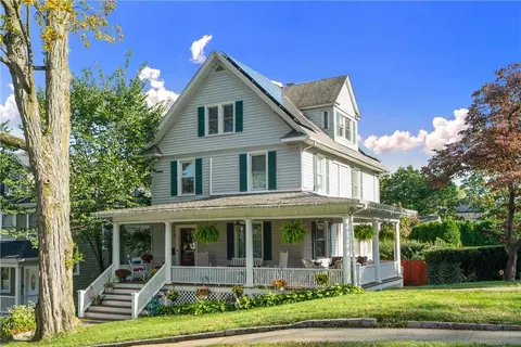 3 Prospect St, White Plains, NY 10605