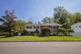 46 Ruth Dr, Clarkstown, NY 10956