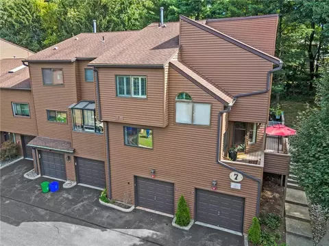 22 Timberline Dr, Clarkstown, NY 10954