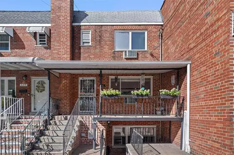 541 Hollywood Ave, Bronx, NY 10465