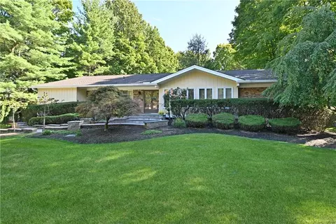 21 Dixwell Rd, Clarkstown, NY 10956