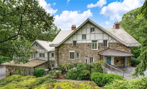 4 Holly Ln, Rye, NY 10580