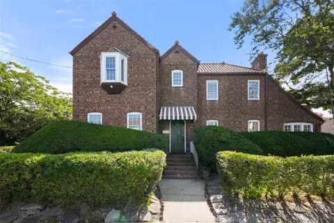 375 Claremont Ave, Mount Vernon, NY 10552