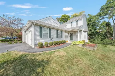 7 Helene Cir, Woodbury, NY 10930