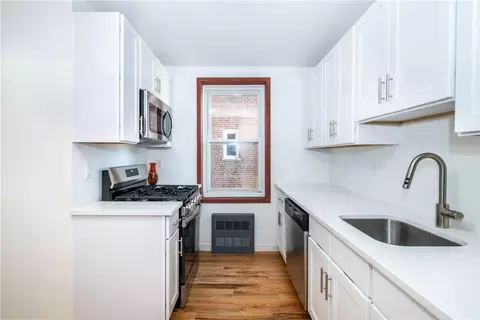 90 Union St #3F, New Rochelle, NY 10805