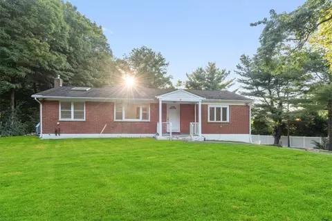 3215 Curry St, Yorktown, NY 10598