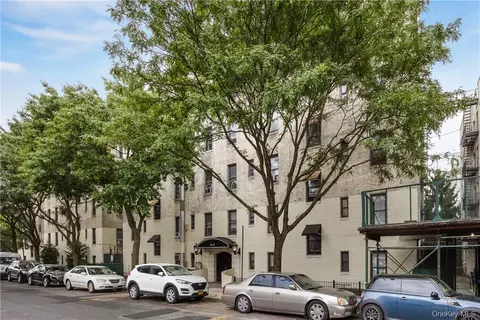 2115 33 St #4E, New York, NY 11105