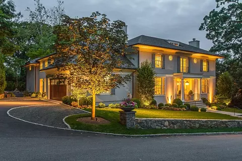 2 Rectory Ln, Scarsdale, NY 10583