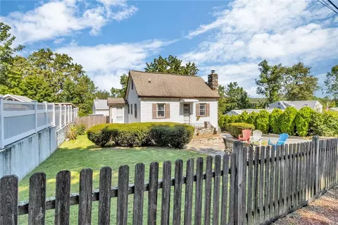 337 Rockledge Rd, Mahopac, NY 10541