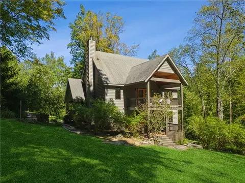 7 Clovewood Rd, Rochester, NY 12440