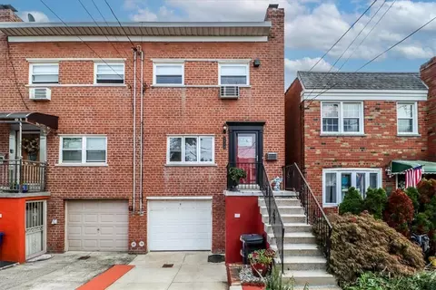 2924 Lawton Ave, New York, NY 10465