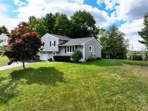 47 Blossom Ln, Newburgh, NY 12550