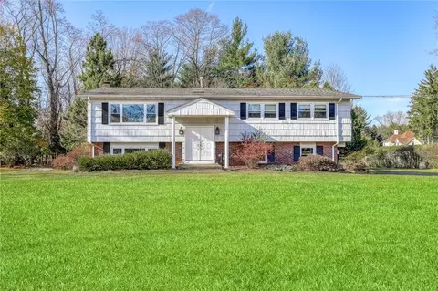 3 Hampton Rd, Ramapo, NY 10901