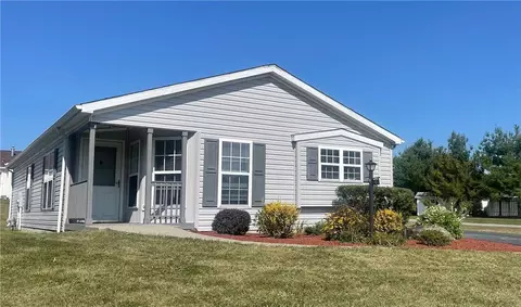 40 Vero Dr, Poughkeepsie, NY 12603