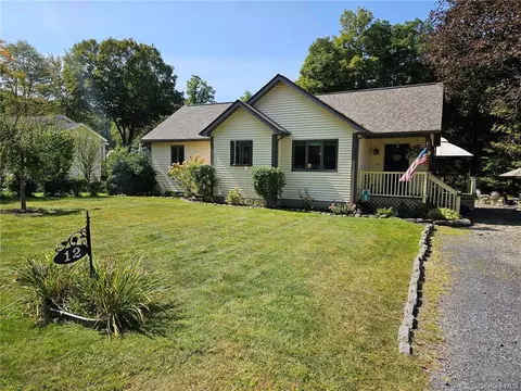 12 Windsor Rd, Monroe, NY 10950