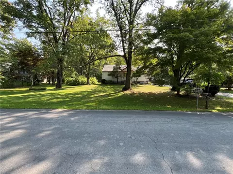 39 Harmony Ln, Montgomery, NY 12549