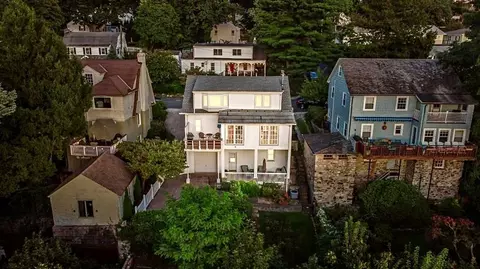 67 Holls Ter W, Yonkers, NY 10701