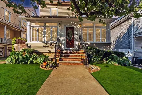 33 Vernon Pl, Yonkers, NY 10704