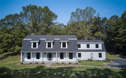 81 Mountain View Rd, Rhinebeck, NY 12572