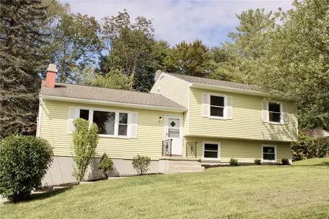 42 Mandalay Dr, La Grange, NY 12603