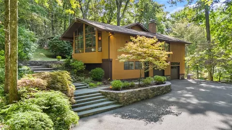 9 Killington St, New Castle, NY 10514