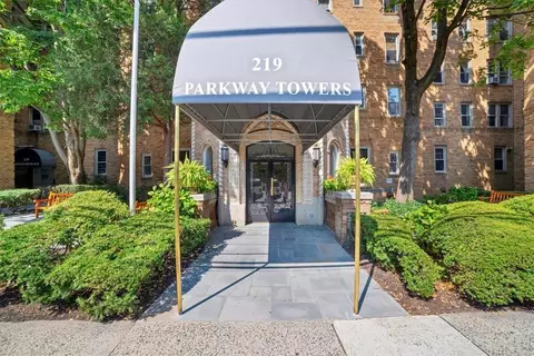 219 Bronx River Rd #5L, Yonkers, NY 10704